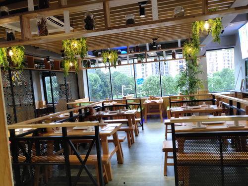 网红烧烤店吃瓜,揭秘美食背后的故事